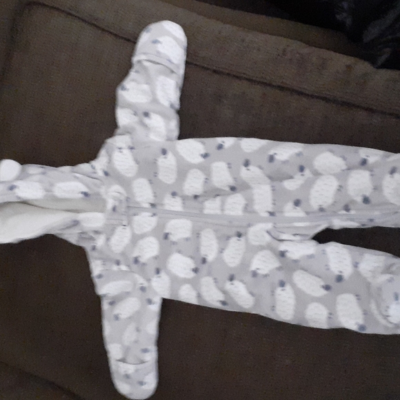 Carter's - Picture 1 of 1